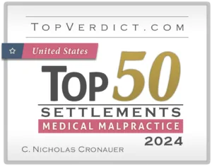 TopVerdict Top 50 Acuerdos extrajudiciales por Mala praxis médica 2024 insignia de reconocimiento Abogado Nicholas Cronauer